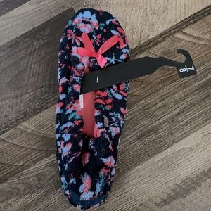 3/$12 ✅ NWOT, Fluffy Cozy Grip House Socks